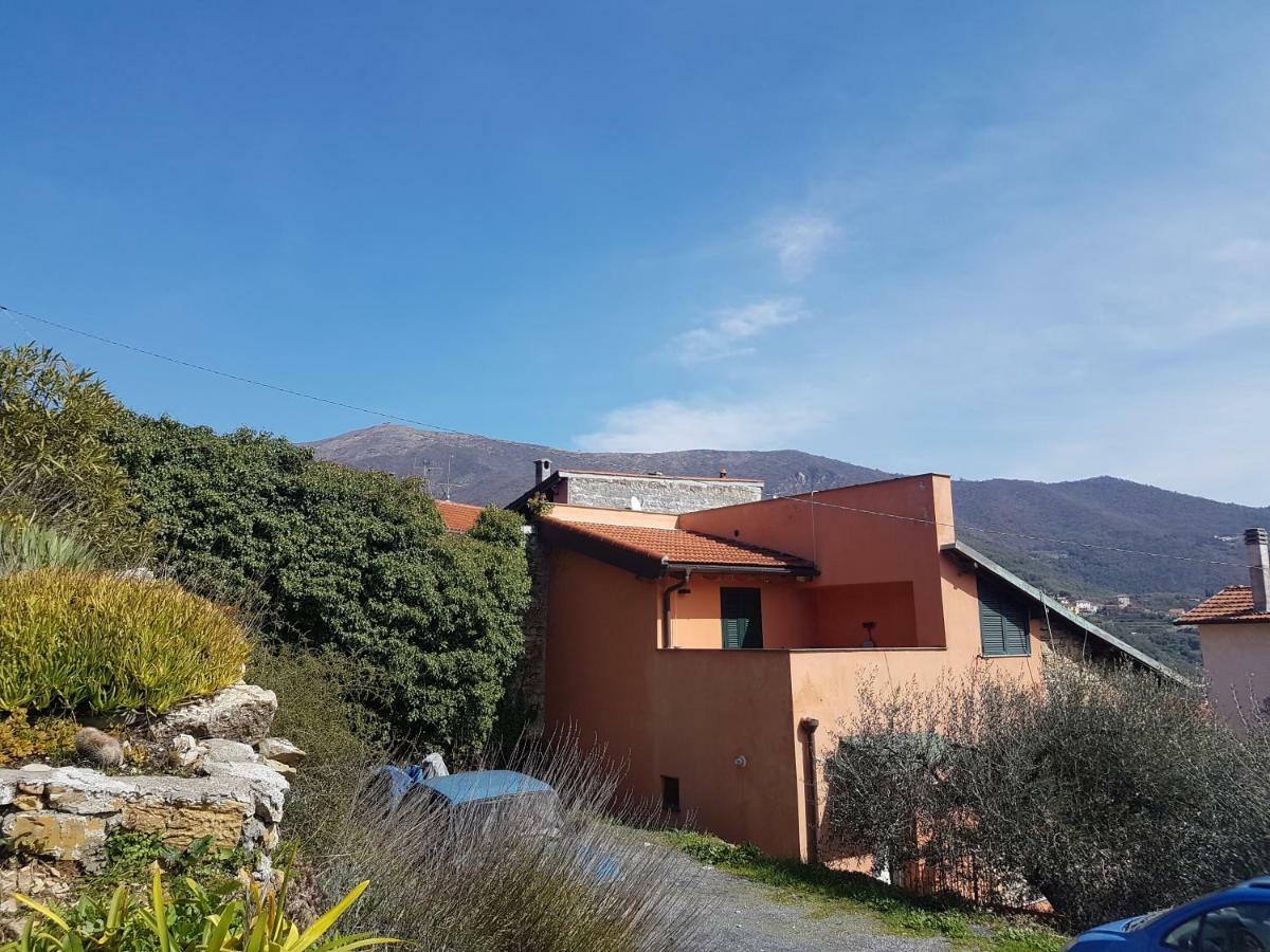 Piccolo Rifugio Nel Verde Chiusavecchia Eksteriør bilde